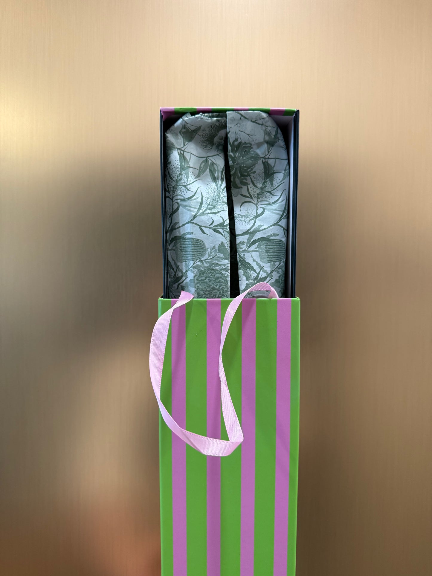 Roots signature gift box