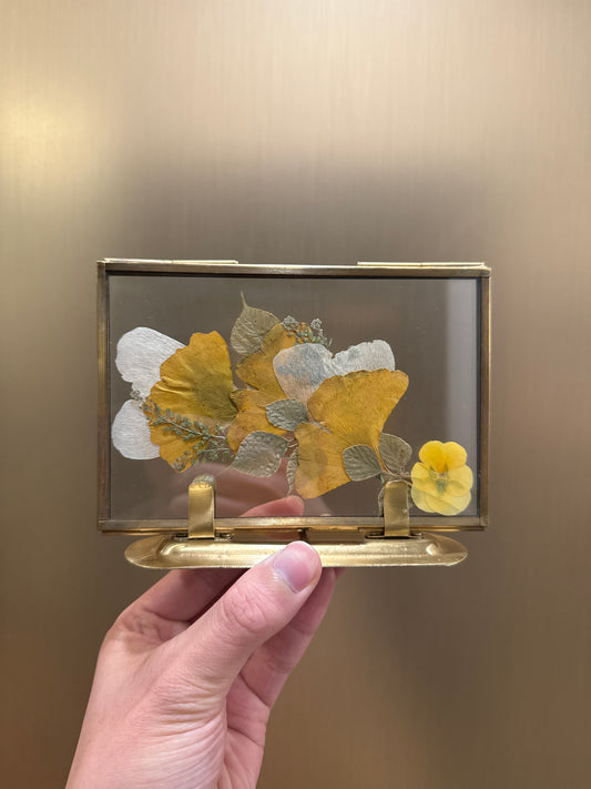 Pressed floral standing frame