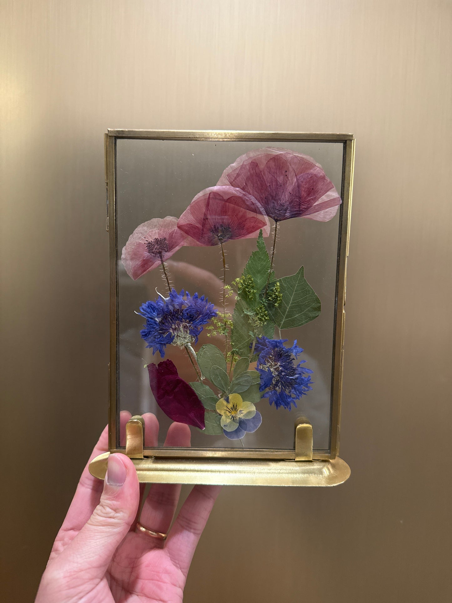 Preserved floral frame