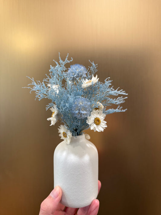 Little wild daisy arrangement in blue