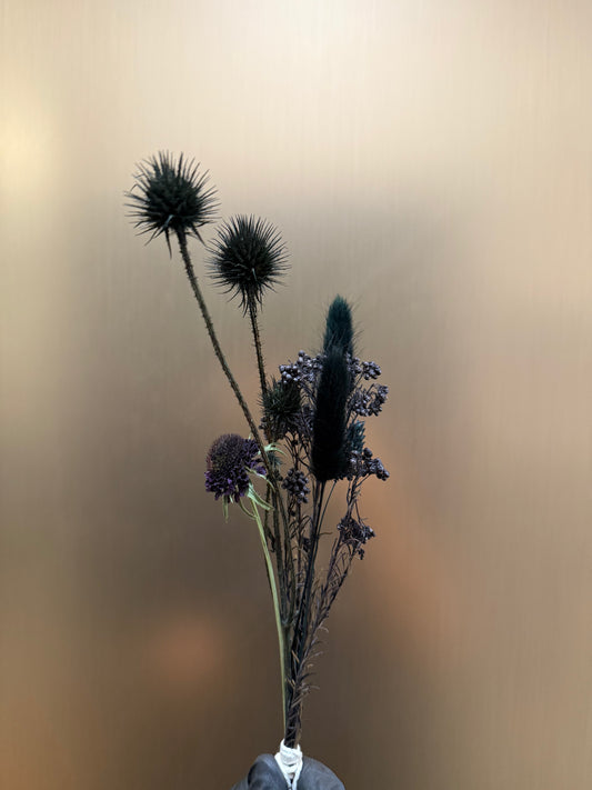 Small bouquet in black